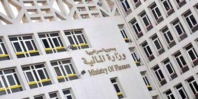 لجان الطعن الضريبى . ماهيتها . حيازة قراراتها قوة الأمر المقضي . شرطه